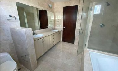 APARTAMENTO AMOBLADO 265M2 AVENIDA BALBOA PH. MARABIERTO