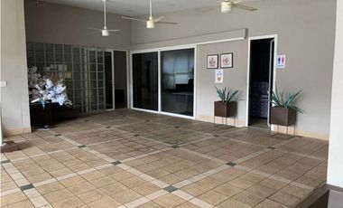 CASA EN OBARRIO PUEDE SER USO COMERCIAL