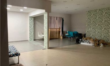 CASA EN OBARRIO PUEDE SER USO COMERCIAL