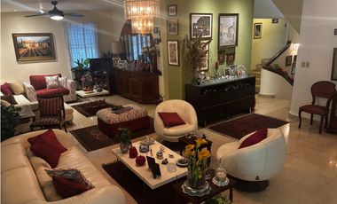 HATO PINTADO / LA LOMA / 622m2 / 5 HABITACIONES / 3 NIVELES / CENTRICA