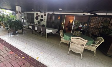 HATO PINTADO / LA LOMA / 622m2 / 5 HABITACIONES / 3 NIVELES / CENTRICA