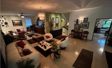 HATO PINTADO / LA LOMA / 622m2 / 5 HABITACIONES / 3 NIVELES / CENTRICA