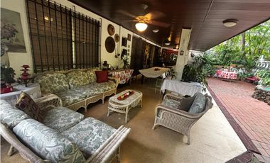 HATO PINTADO / LA LOMA / 622m2 / 5 HABITACIONES / 3 NIVELES / CENTRICA