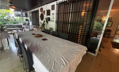 HATO PINTADO / LA LOMA / 622m2 / 5 HABITACIONES / 3 NIVELES / CENTRICA