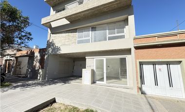 Vendemos hermoso departamento de 3 dormitorios.