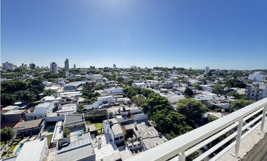 Vendemos hermoso departamento de 3 dormitorios.