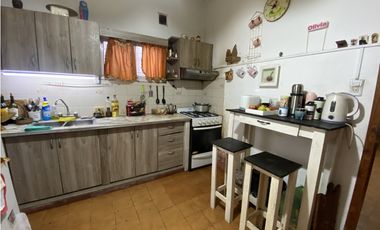 Valentin Gomez 2326 e/ Sudameria y R.Indonesia, Gregorio de Laferrere