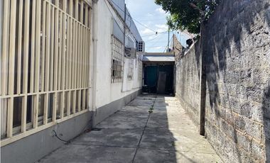 Valentin Gomez 2326 e/ Sudameria y R.Indonesia, Gregorio de Laferrere