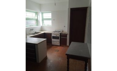Casa 5 ambientes — Zona Centro