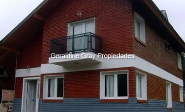 Casa en venta de 3 dormitorios c/ cochera en Villa Pehuenia