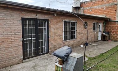 Casa en venta de 2 dormitorios c/ cochera en Monte Grande