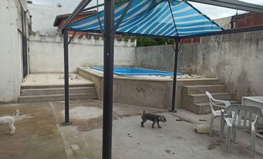 Casa en venta de 3 dormitorios c/ cochera en Ramos Mejía