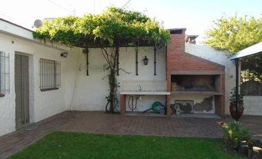 00081 Hermosa Casa Para casa 6 sobre calle Poeta Aguero
