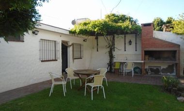 00081 Hermosa Casa Para casa 6 sobre calle Poeta Aguero