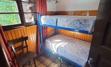 00036 Amplia casa para 10 personas sobre Av. Principal en Villa Cura Brochero
