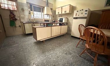 VENTA CASA 4 AMB. PATIO Y TERRAZA CAMPANA