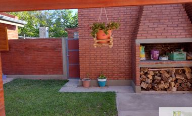 202 Casa en alquiler de 2 dormitorios c/ cochera en Villa Cura Brochero
