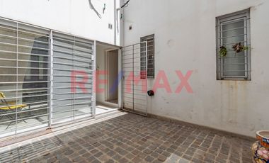 VENTA CASA 5 AMB.- BALCON TERRAZA - CHACARITA