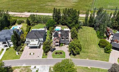 VENTA CASA 5 AMBIENTES  SAN ELISEO COUNTRY GOLF