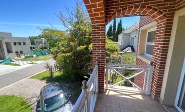 VENTA CASA 5 AMBIENTES  SAN ELISEO COUNTRY GOLF