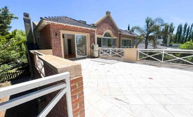 VENTA CASA 5 AMBIENTES  SAN ELISEO COUNTRY GOLF