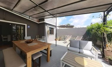 Casa de 5 ambientes en venta en Lanus Impecable!!!