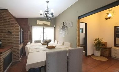 Casa de 5 ambientes en venta en Lanus Impecable!!!
