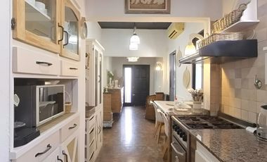 Casa de 5 ambientes en venta en Lanus Impecable!!!