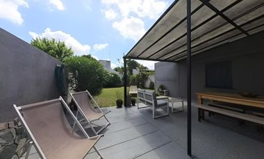 Casa de 5 ambientes en venta en Lanus Impecable!!!