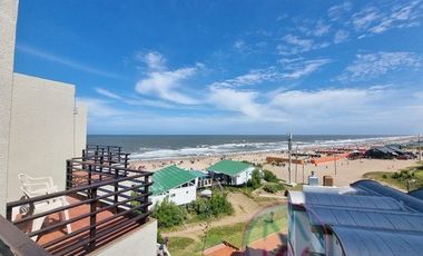Departamento en venta de 1 dormitorio c/ cochera y vista al mar!
