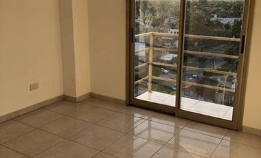 Venta De Amplio Departamento 2 Ambientes En San Miguel