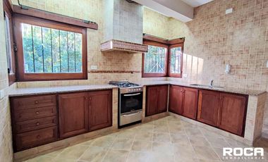 Casa en venta de 3 dormitorios c/ cochera en Almona