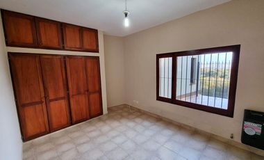 Casa en venta de 3 dormitorios c/ cochera en Almona