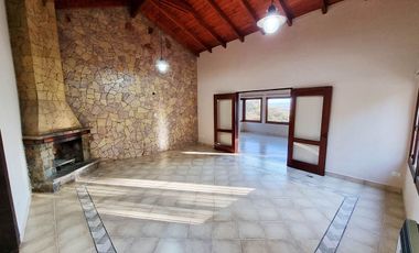 Casa en venta de 3 dormitorios c/ cochera en Almona