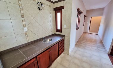 Casa en venta de 3 dormitorios c/ cochera en Almona