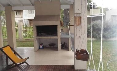 Casa en venta de 3 dormitorios c/ cochera en Valeria del Mar