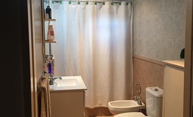 Venta Monte Grande Muy Buena Casa En Esquina De 2 Plantas Con 3 Dormitorios.