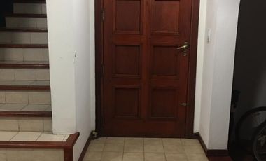 Venta Monte Grande Muy Buena Casa En Esquina De 2 Plantas Con 3 Dormitorios.