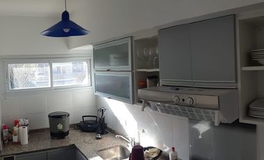 Venta Monte Grande Muy Buena Casa En Esquina De 2 Plantas Con 3 Dormitorios.