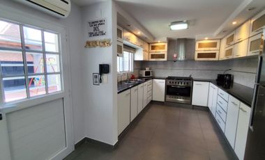 CASA VENTA 6 AMB EL PALOMAR PILETA PARRILLA COCHER