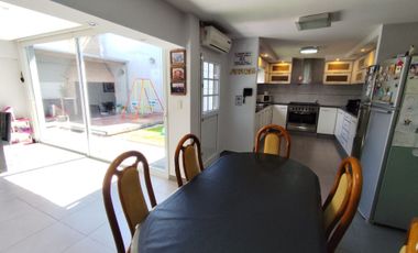 CASA VENTA 6 AMB EL PALOMAR PILETA PARRILLA COCHER