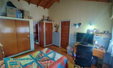 VENTA CASA 6 AMB EN MONTE GRANDE PARQUE COCHERAS