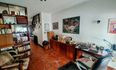 VENTA CASA 6 AMB EN MONTE GRANDE PARQUE COCHERAS