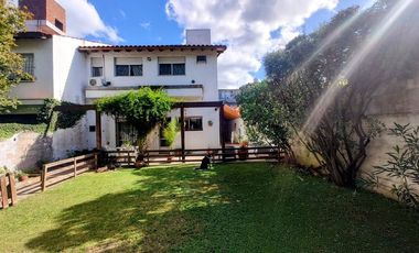 VENTA CASA 6 AMB EN MONTE GRANDE PARQUE COCHERAS