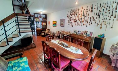 VENTA CASA 6 AMB EN MONTE GRANDE PARQUE COCHERAS