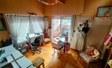 VENTA CASA 6 AMB EN MONTE GRANDE PARQUE COCHERAS