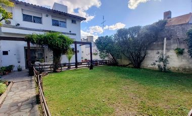 VENTA CASA 6 AMB EN MONTE GRANDE PARQUE COCHERAS