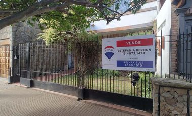 VENTA CASA 6 AMB EN MONTE GRANDE PARQUE COCHERAS