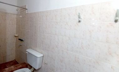 Venta Casa 4 ambientes con Local Florencio Varela