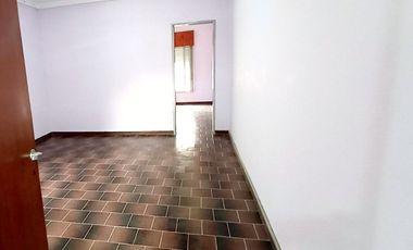 Venta Casa 4 ambientes con Local Florencio Varela
